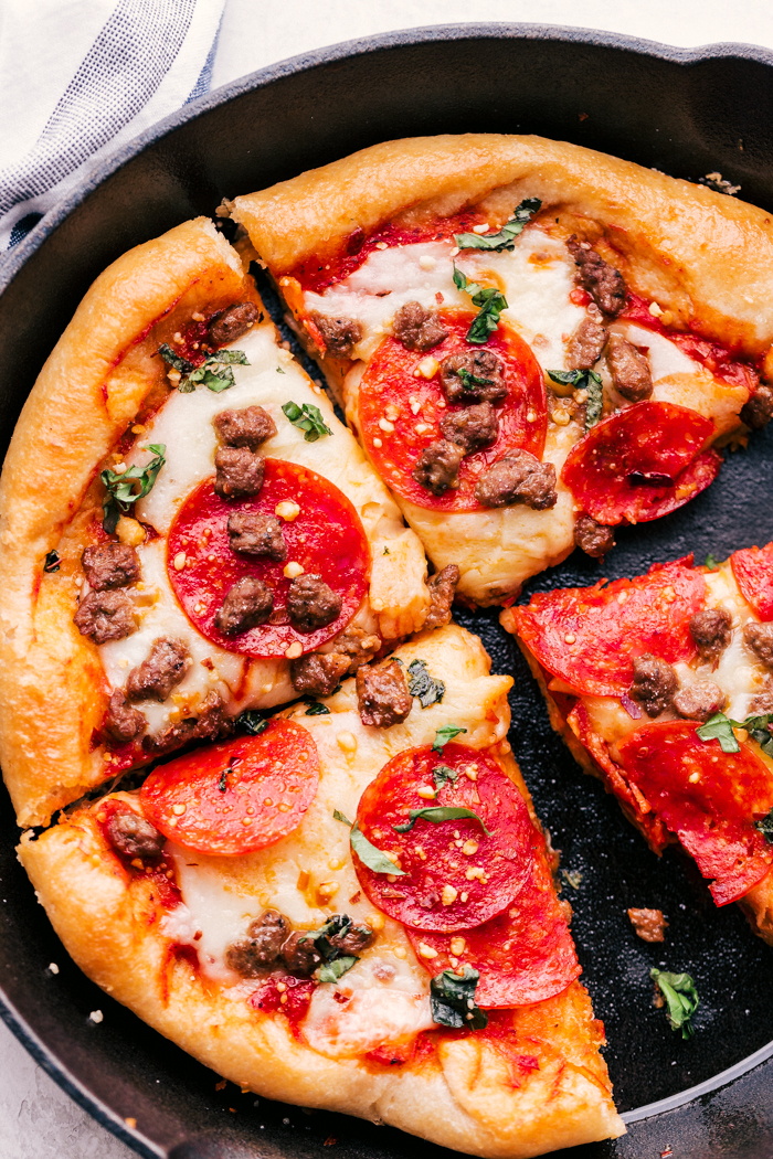 Sauage And Pepperoni Cast Iron Skillet Pizza 